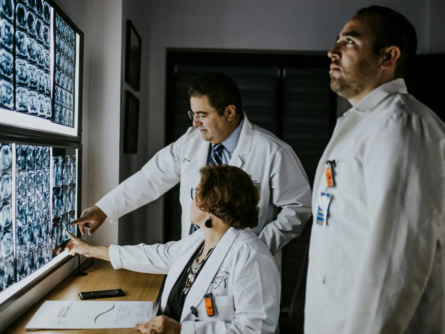 Doctors collaborating using HealthRunCare platform